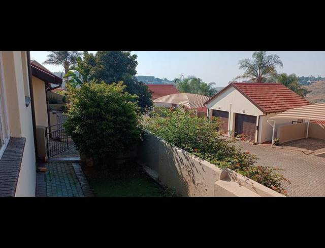 2 BEDROOM TOWNHOUSE FOR SALE IN SILVERFIELDS